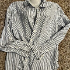 Vineyard Vines woman’s White and Blue Striped Shirt